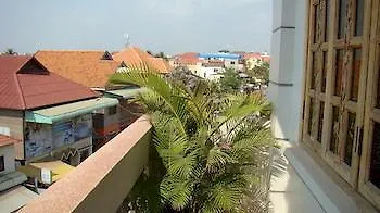 The Golden Square Hotel