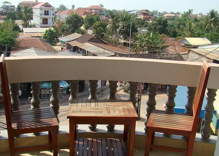 The Golden Square Hotel