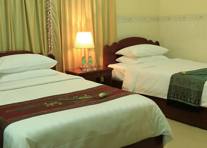 Hotel The Golden Square 2*