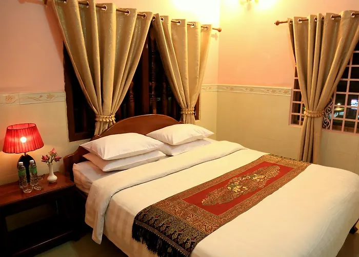 The Golden Square Hotel