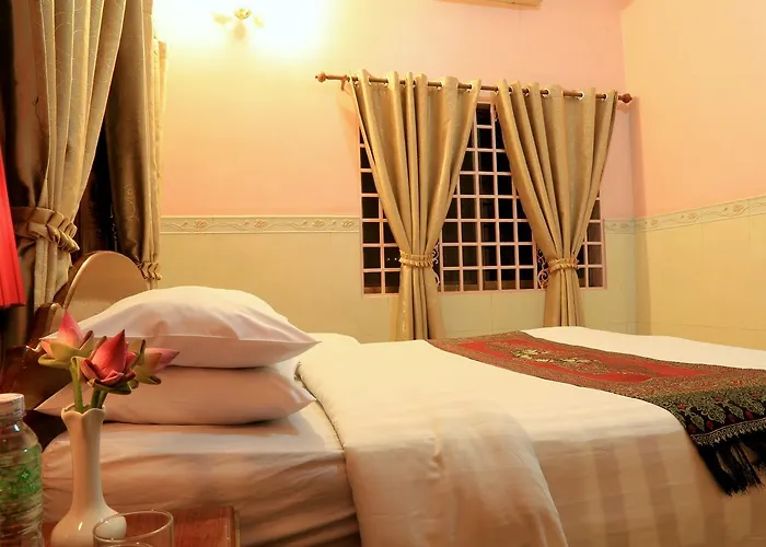 Hotel The Golden Square 2*